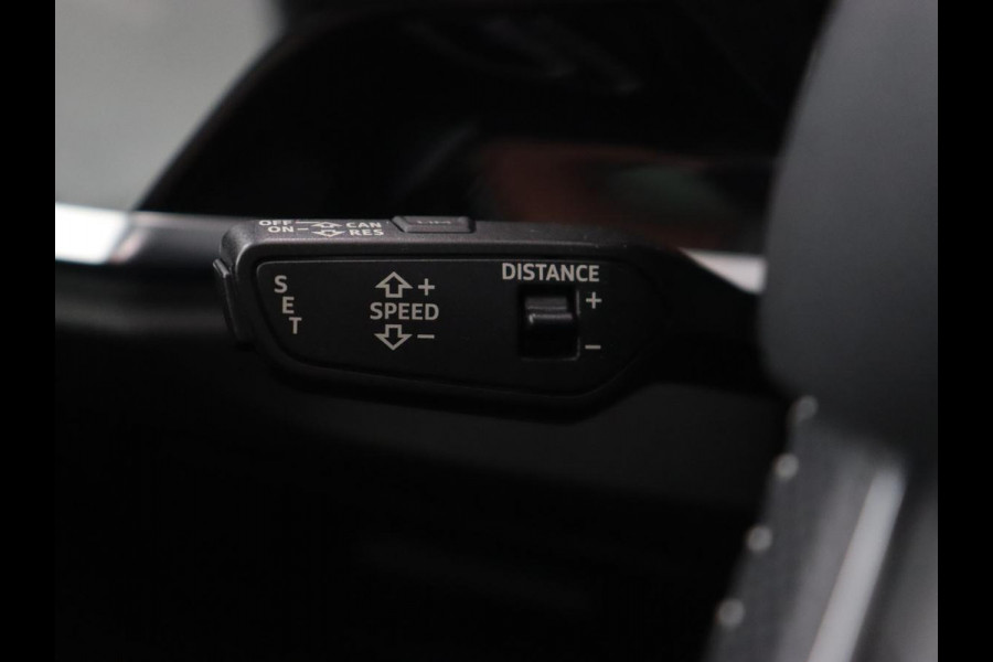 Audi Q3 35 TFSI S Line Pro Line S | Panoramadak | Stoelverwarming | Adaptive cruise | Carplay | Trekhaak | Keyless | Virual Cockpit | Half leder | DAB | Full LED