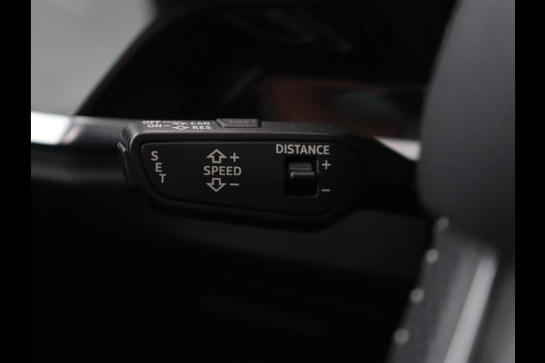 Audi Q3 35 TFSI S Line Pro Line S | Panoramadak | Stoelverwarming | Adaptive cruise | Carplay | Trekhaak | Keyless | Virual Cockpit | Half leder | DAB | Full LED