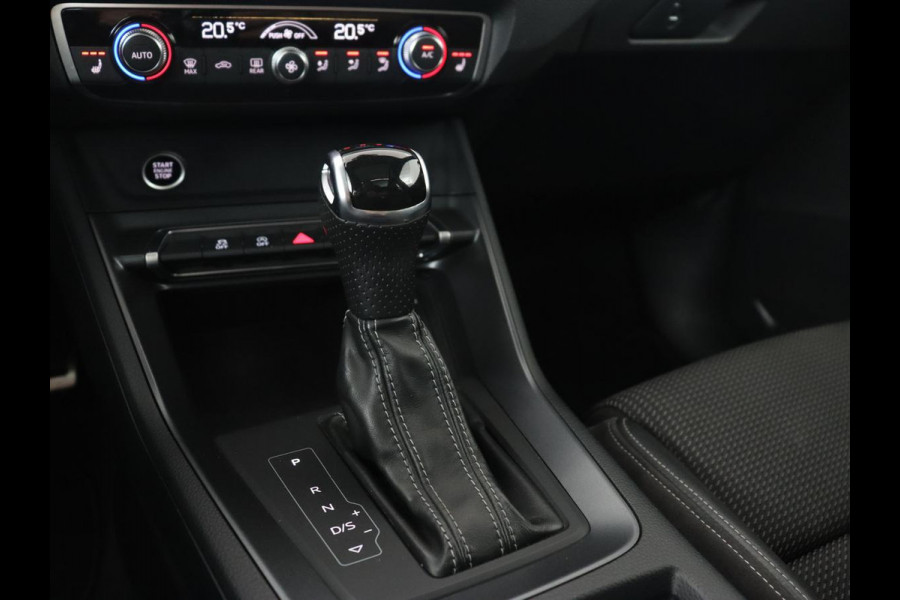 Audi Q3 35 TFSI S Line Pro Line S | Panoramadak | Stoelverwarming | Adaptive cruise | Carplay | Trekhaak | Keyless | Virual Cockpit | Half leder | DAB | Full LED