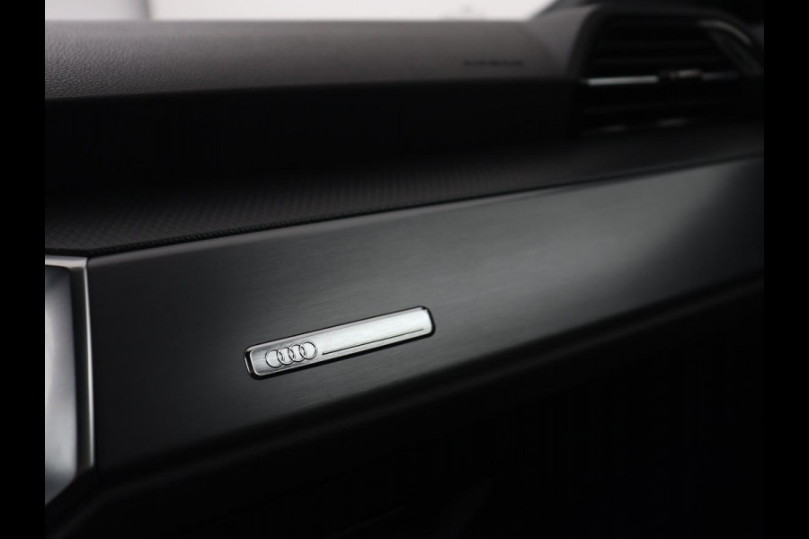 Audi Q3 35 TFSI S Line Pro Line S | Panoramadak | Stoelverwarming | Adaptive cruise | Carplay | Trekhaak | Keyless | Virual Cockpit | Half leder | DAB | Full LED