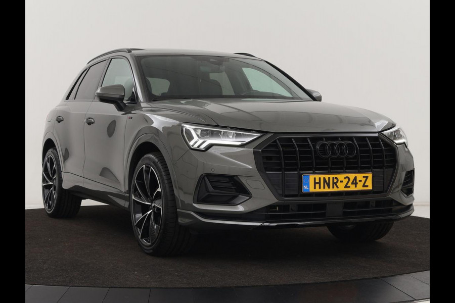 Audi Q3 35 TFSI S Line Pro Line S | Panoramadak | Stoelverwarming | Adaptive cruise | Carplay | Trekhaak | Keyless | Virual Cockpit | Half leder | DAB | Full LED