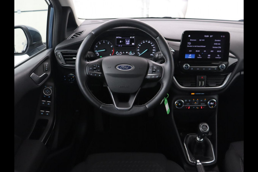 Ford Fiesta 1.0 EcoBoost Titanium | Stoel & stuurverwarming | Trekhaak | Carplay | Climate control | Cruise control | Verwarmde voorruit | Parkeerhulp