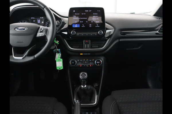 Ford Fiesta 1.0 EcoBoost Titanium | Stoel & stuurverwarming | Trekhaak | Carplay | Climate control | Cruise control | Verwarmde voorruit | Parkeerhulp