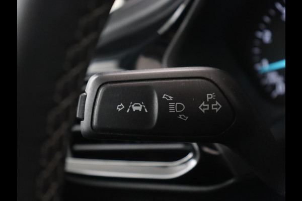 Ford Fiesta 1.0 EcoBoost Titanium | Stoel & stuurverwarming | Trekhaak | Carplay | Climate control | Cruise control | Verwarmde voorruit | Parkeerhulp