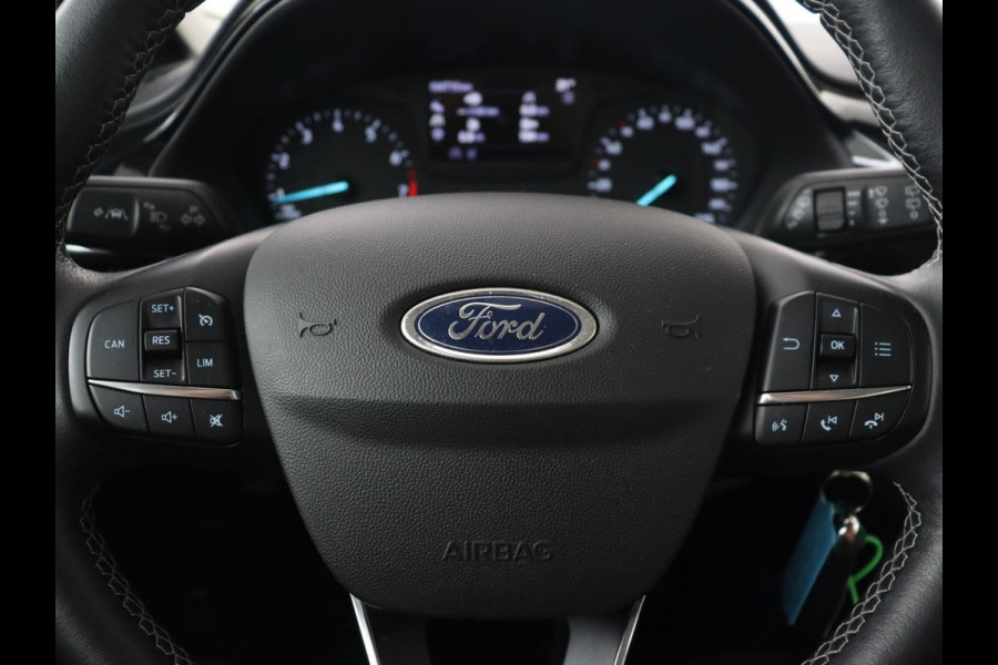 Ford Fiesta 1.0 EcoBoost Titanium | Stoel & stuurverwarming | Trekhaak | Carplay | Climate control | Cruise control | Verwarmde voorruit | Parkeerhulp