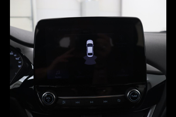 Ford Fiesta 1.0 EcoBoost Titanium | Stoel & stuurverwarming | Trekhaak | Carplay | Climate control | Cruise control | Verwarmde voorruit | Parkeerhulp