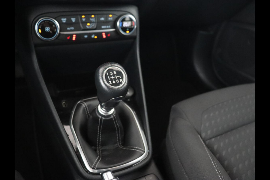 Ford Fiesta 1.0 EcoBoost Titanium | Stoel & stuurverwarming | Trekhaak | Carplay | Climate control | Cruise control | Verwarmde voorruit | Parkeerhulp