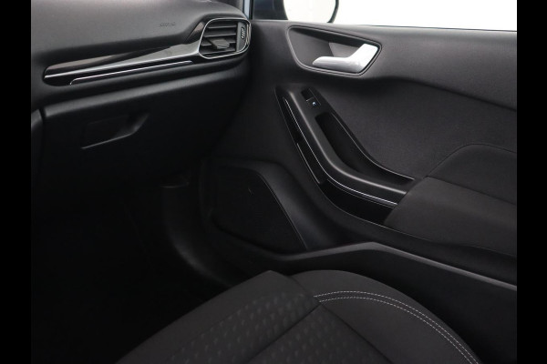 Ford Fiesta 1.0 EcoBoost Titanium | Stoel & stuurverwarming | Trekhaak | Carplay | Climate control | Cruise control | Verwarmde voorruit | Parkeerhulp