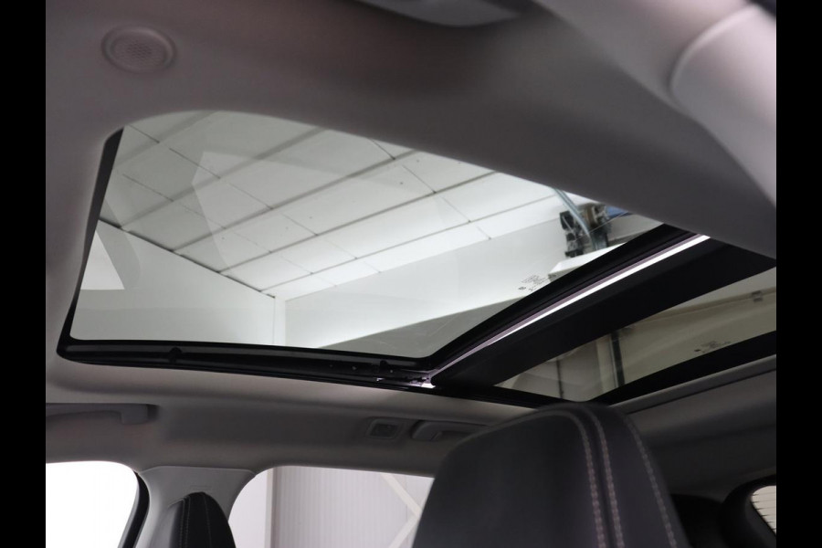 Ford Kuga 2.5 PHEV Vignale | Panoramadak | Head-Up | Stoel & stuurverwarming | Adaptive cruise | Trekhaak | Leder | Camera | Achterbankverwarming | Carplay | Digital Cockpit | Navigatie