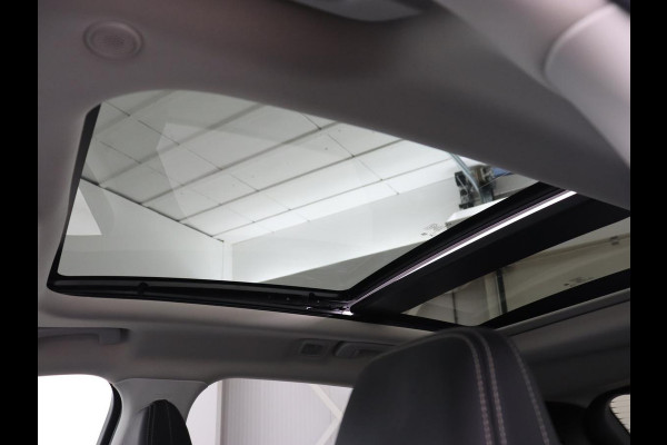 Ford Kuga 2.5 PHEV Vignale | Panoramadak | Head-Up | Stoel & stuurverwarming | Adaptive cruise | Trekhaak | Leder | Camera | Achterbankverwarming | Carplay | Digital Cockpit | Navigatie