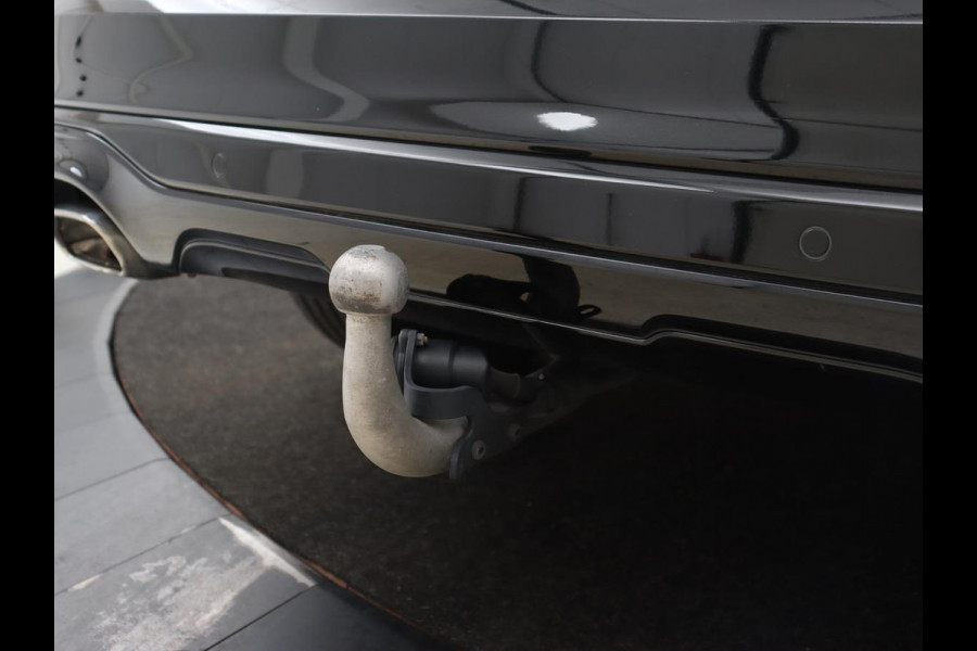 Ford Kuga 2.5 PHEV Vignale | Panoramadak | Head-Up | Stoel & stuurverwarming | Adaptive cruise | Trekhaak | Leder | Camera | Achterbankverwarming | Carplay | Digital Cockpit | Navigatie
