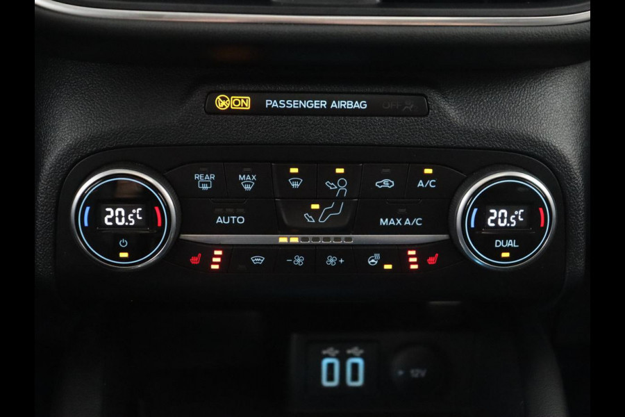 Ford Kuga 2.5 PHEV Vignale | Panoramadak | Head-Up | Stoel & stuurverwarming | Adaptive cruise | Trekhaak | Leder | Camera | Achterbankverwarming | Carplay | Digital Cockpit | Navigatie