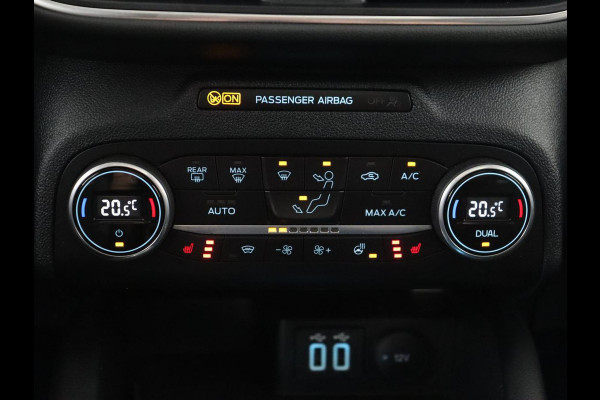 Ford Kuga 2.5 PHEV Vignale | Panoramadak | Head-Up | Stoel & stuurverwarming | Adaptive cruise | Trekhaak | Leder | Camera | Achterbankverwarming | Carplay | Digital Cockpit | Navigatie