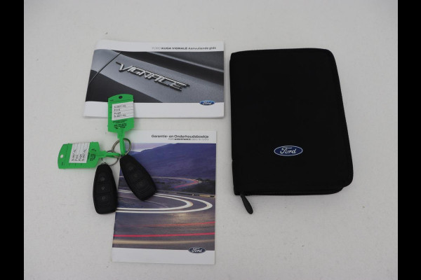 Ford Kuga 2.5 PHEV Vignale | Panoramadak | Head-Up | Stoel & stuurverwarming | Adaptive cruise | Trekhaak | Leder | Camera | Achterbankverwarming | Carplay | Digital Cockpit | Navigatie