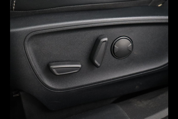 Ford Kuga 2.5 PHEV Vignale | Panoramadak | Head-Up | Stoel & stuurverwarming | Adaptive cruise | Trekhaak | Leder | Camera | Achterbankverwarming | Carplay | Digital Cockpit | Navigatie