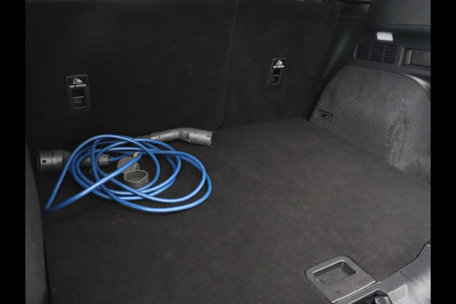 Ford Kuga 2.5 PHEV Vignale | Panoramadak | Head-Up | Stoel & stuurverwarming | Adaptive cruise | Trekhaak | Leder | Camera | Achterbankverwarming | Carplay | Digital Cockpit | Navigatie