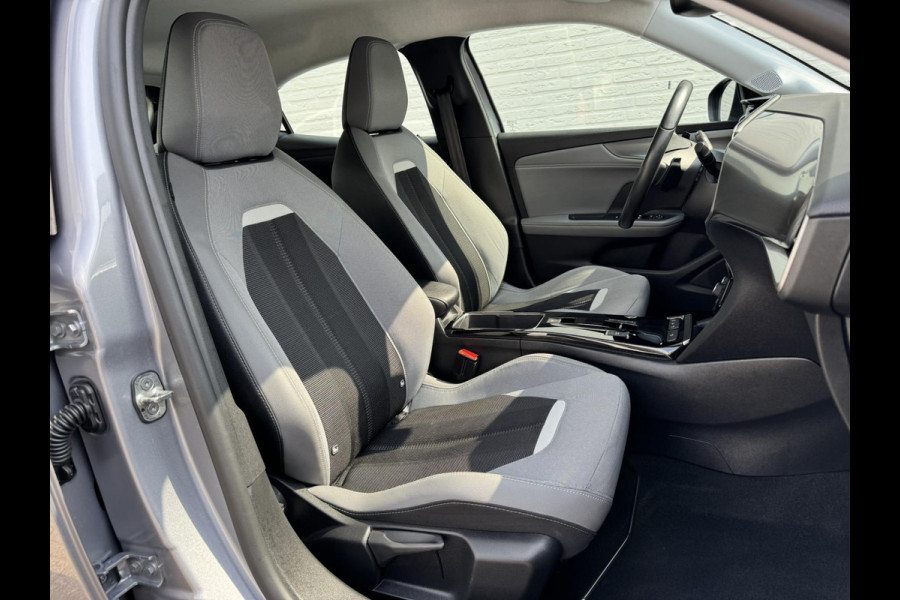 Opel Mokka 1.2 Turbo Elegance Cruise control Climate control Stoelverwarming Full LED Apple / Android Parkeersensoren plus camera