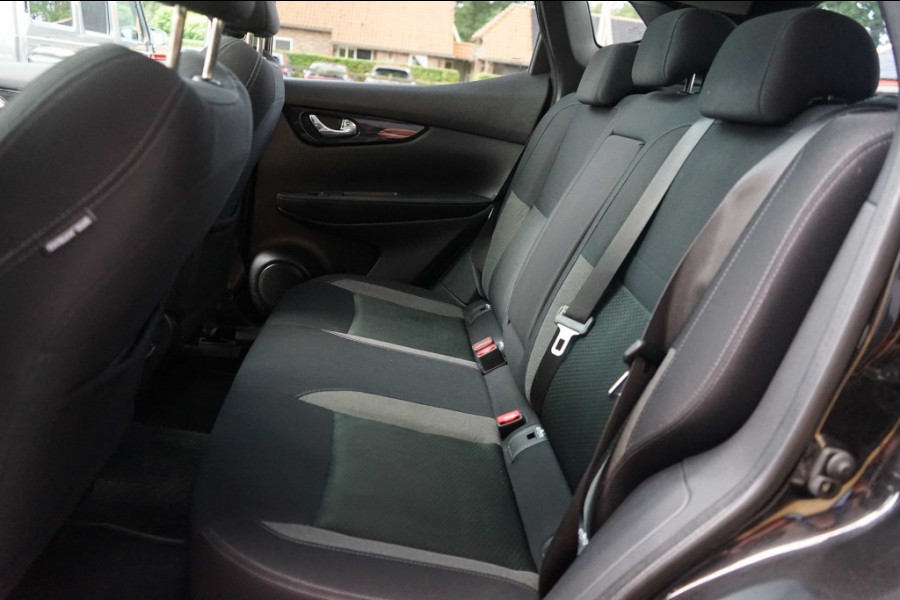 Nissan QASHQAI 1.3 DIG-T 160PK N-Connecta Automaat/Pano/360
