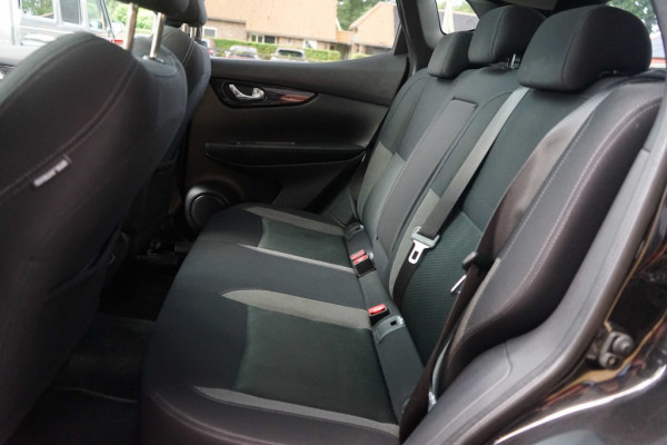 Nissan QASHQAI 1.3 DIG-T 160PK N-Connecta Automaat/Pano/360