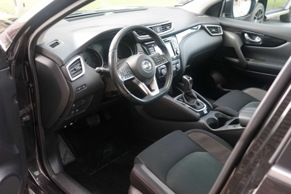 Nissan QASHQAI 1.3 DIG-T 160PK N-Connecta Automaat/Pano/360