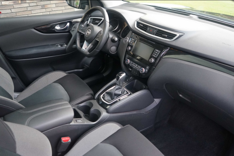 Nissan QASHQAI 1.3 DIG-T 160PK N-Connecta Automaat/Pano/360