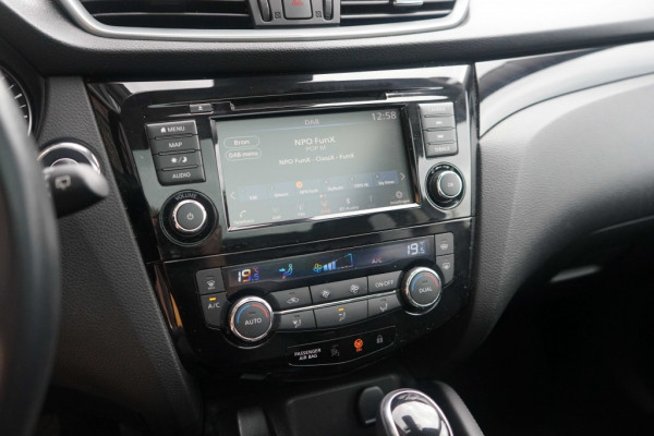 Nissan QASHQAI 1.3 DIG-T 160PK N-Connecta Automaat/Pano/360