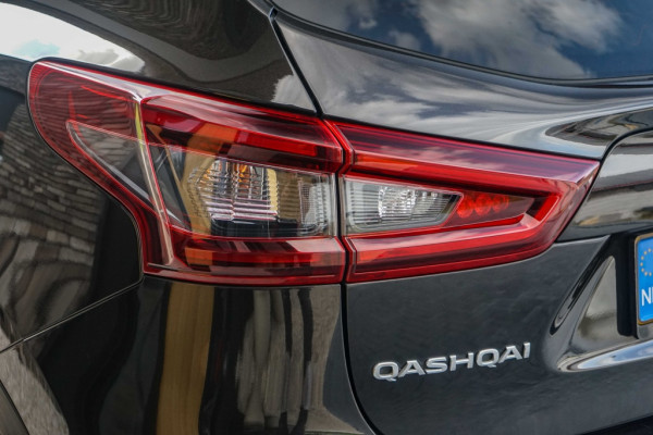 Nissan QASHQAI 1.3 DIG-T 160PK N-Connecta Automaat/Pano/360