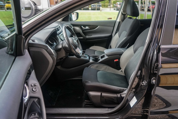 Nissan QASHQAI 1.3 DIG-T 160PK N-Connecta Automaat/Pano/360