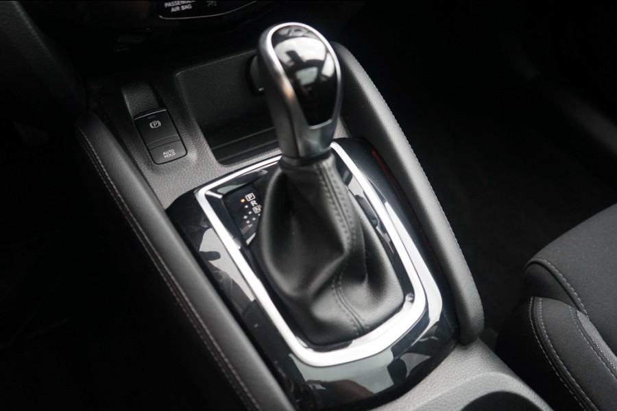 Nissan QASHQAI 1.3 DIG-T 160PK N-Connecta Automaat/Pano/360