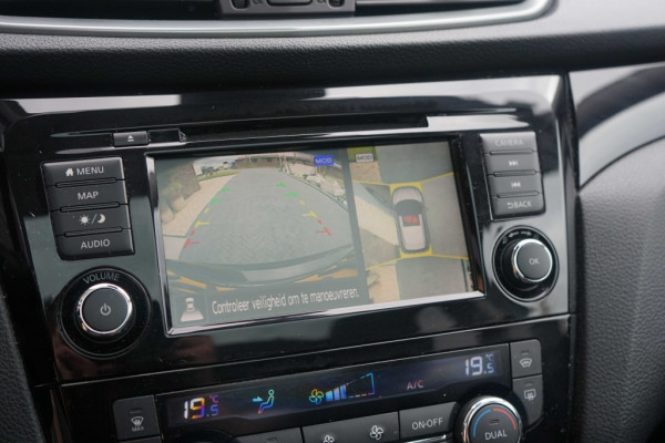 Nissan QASHQAI 1.3 DIG-T 160PK N-Connecta Automaat/Pano/360