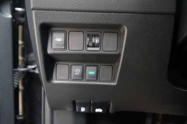Nissan QASHQAI 1.3 DIG-T 160PK N-Connecta Automaat/Pano/360
