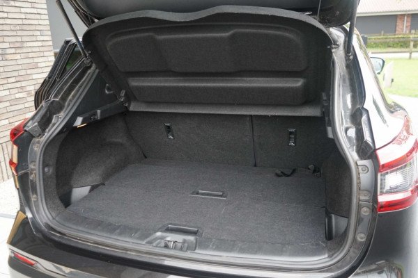 Nissan QASHQAI 1.3 DIG-T 160PK N-Connecta Automaat/Pano/360