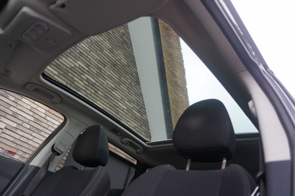 Nissan QASHQAI 1.3 DIG-T 160PK N-Connecta Automaat/Pano/360