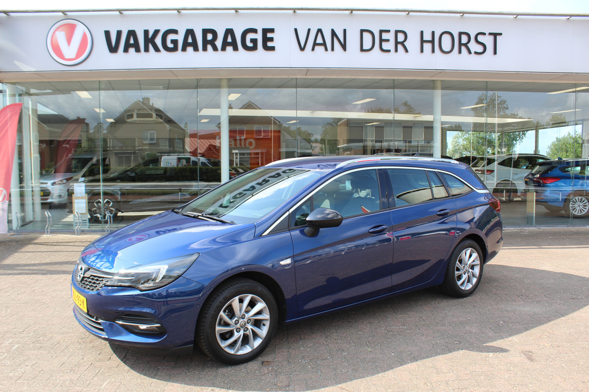 Opel Astra Sports Tourer 1.2 110pk Elegance Climate control , Camera , Cruise control , Stoel en stuur verwarming Bluetooth , LED dagrijverlichting ,
