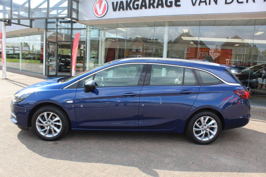 Opel Astra Sports Tourer 1.2 110pk Elegance Climate control , Camera , Cruise control , Stoel en stuur verwarming Bluetooth , LED dagrijverlichting ,