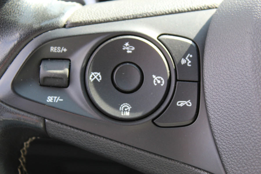 Opel Astra Sports Tourer 1.2 110pk Elegance Climate control , Camera , Cruise control , Stoel en stuur verwarming Bluetooth , LED dagrijverlichting ,
