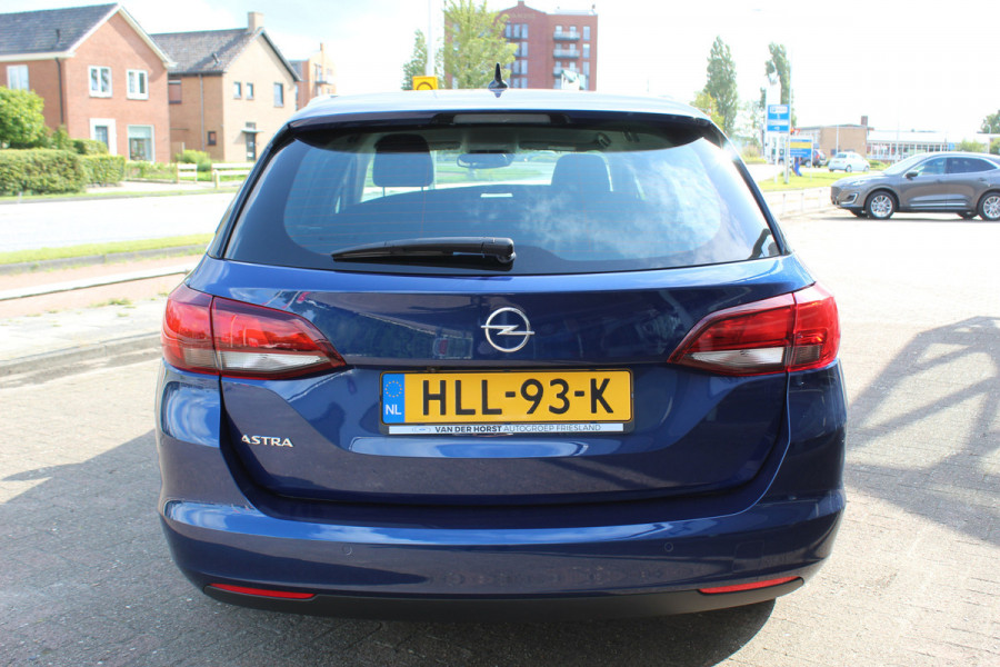 Opel Astra Sports Tourer 1.2 110pk Elegance Climate control , Camera , Cruise control , Stoel en stuur verwarming Bluetooth , LED dagrijverlichting ,