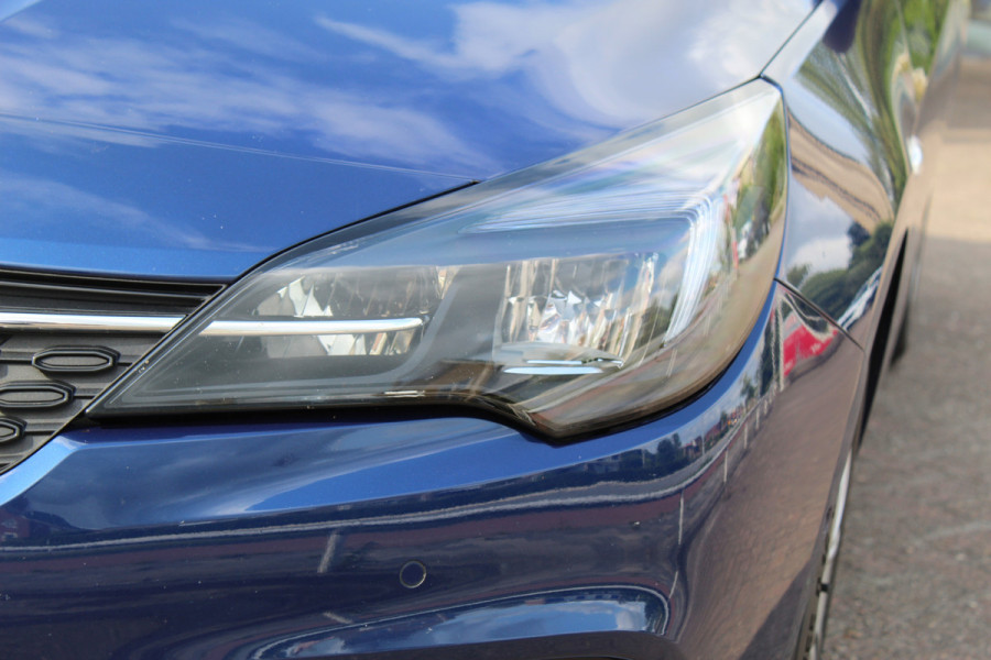 Opel Astra Sports Tourer 1.2 110pk Elegance Climate control , Camera , Cruise control , Stoel en stuur verwarming Bluetooth , LED dagrijverlichting ,