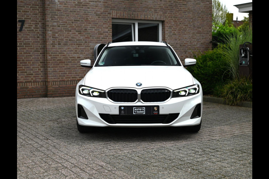 BMW 3 Serie Touring 320e MY 2023 204 PK 1e Eig Dealer o.h Carplay LED Head-Up 17''