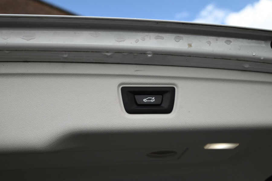 BMW 3 Serie Touring 320e MY 2023 204 PK 1e Eig Dealer o.h Carplay LED Head-Up 17''