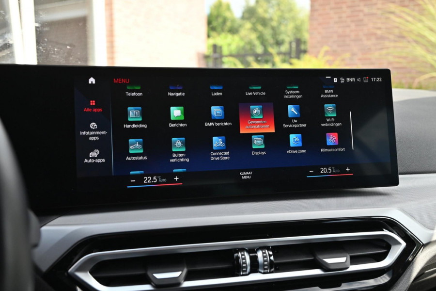 BMW 3 Serie Touring 320e MY 2023 204 PK 1e Eig Dealer o.h Carplay LED Head-Up 17''
