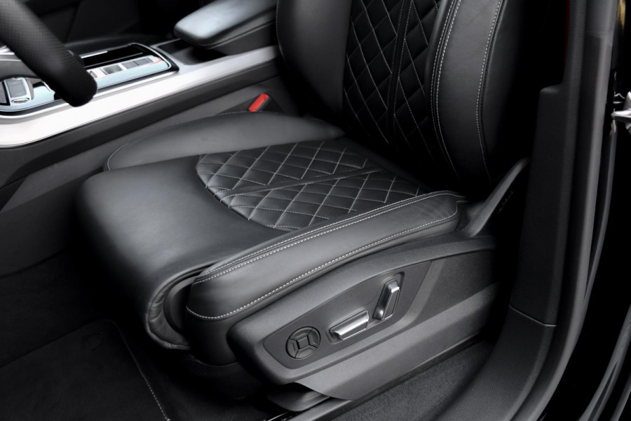 Audi Q8 55 TFSI e quattro 3x S-Line. RS stoelen, Softcl, Luchtv, B&O, Trekh, Matrix, Sfeer, 23'', Camera, CarPlay!