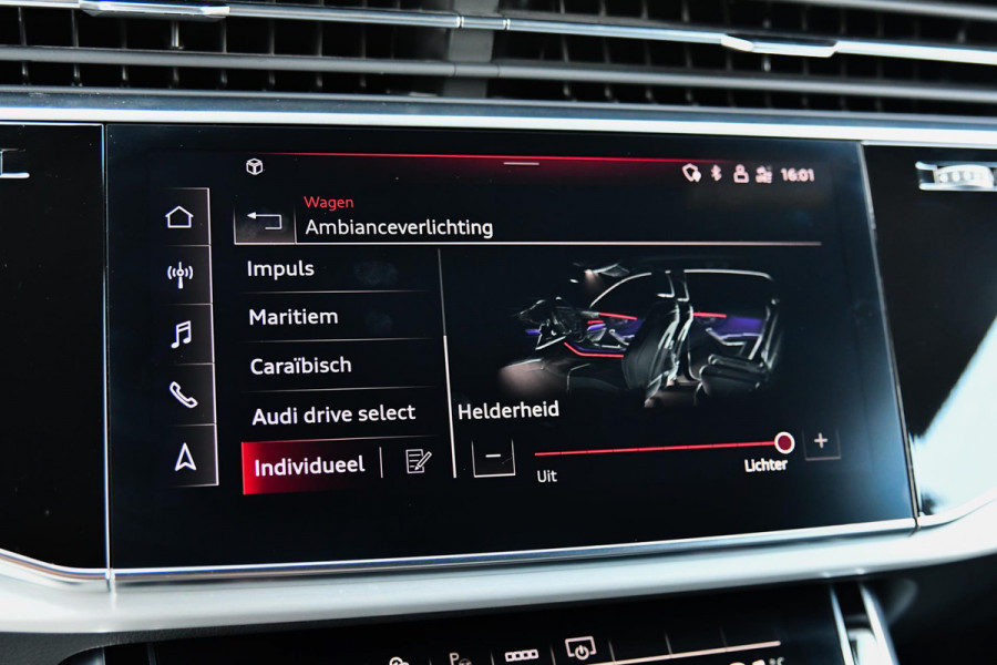 Audi Q8 55 TFSI e quattro 3x S-Line. RS stoelen, Softcl, Luchtv, B&O, Trekh, Matrix, Sfeer, 23'', Camera, CarPlay!