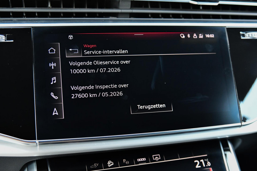 Audi Q8 55 TFSI e quattro 3x S-Line. RS stoelen, Softcl, Luchtv, B&O, Trekh, Matrix, Sfeer, 23'', Camera, CarPlay!