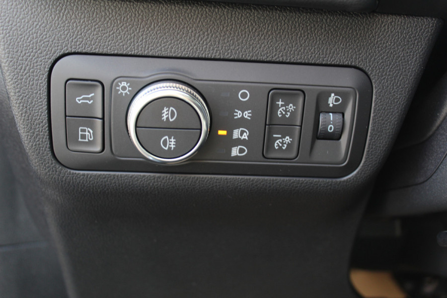 Ford Kuga 2.5 PHEV Vignale, Zeer veel comfort voor weinig Leder bekleding , winter pack , Camera , Navigatie , Cruis LED dag rijverlichting , 1500kg trekgewicht