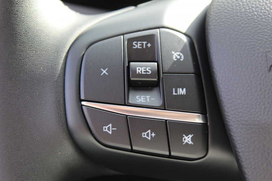 Ford Kuga 2.5 PHEV Vignale, Zeer veel comfort voor weinig Leder bekleding , winter pack , Camera , Navigatie , Cruis LED dag rijverlichting , 1500kg trekgewicht