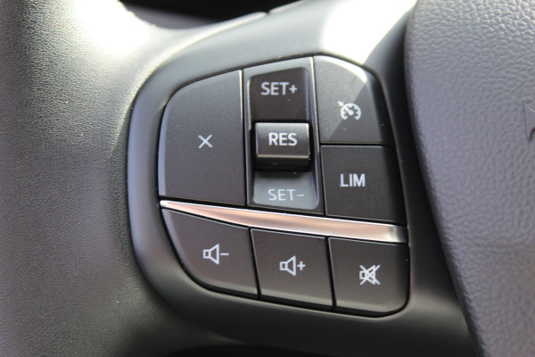 Ford Kuga 2.5 PHEV Vignale, Zeer veel comfort voor weinig Leder bekleding , winter pack , Camera , Navigatie , Cruis LED dag rijverlichting , 1500kg trekgewicht