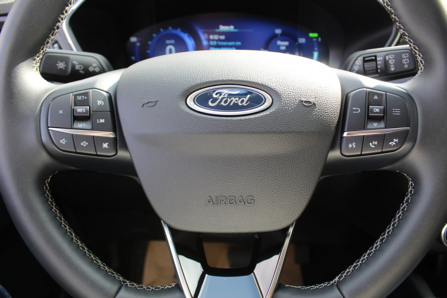 Ford Kuga 2.5 PHEV Vignale, Zeer veel comfort voor weinig Leder bekleding , winter pack , Camera , Navigatie , Cruis LED dag rijverlichting , 1500kg trekgewicht