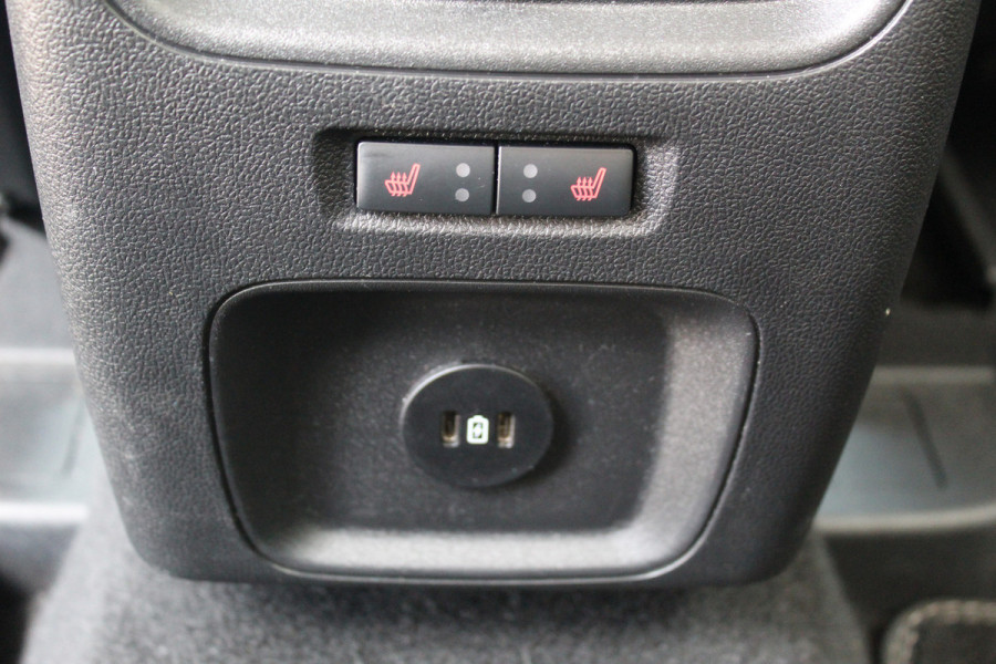 Ford Kuga 2.5 PHEV Vignale, Zeer veel comfort voor weinig Leder bekleding , winter pack , Camera , Navigatie , Cruis LED dag rijverlichting , 1500kg trekgewicht