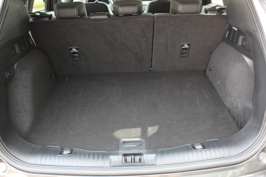 Ford Kuga 2.5 PHEV Vignale, Zeer veel comfort voor weinig Leder bekleding , winter pack , Camera , Navigatie , Cruis LED dag rijverlichting , 1500kg trekgewicht